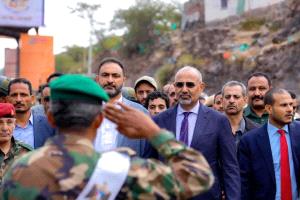 عاجل : اللواء عيدروس الزُبيدي يزور منزل القيادي صلاح الشنفرة - فيديو