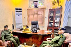 مدير عام شرطة شبوة يبحث تعزيز التعاون الأمني مع نظيره مدير عام شرطة حضرموت الساحل