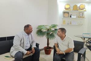 الجمحي يلتقي المدير الإقليمي لمؤسسة يمان بعدن لمناقشة تدخلاتهم الجديدة في القطاع الصحي بساحل حضرموت