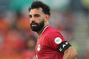 جماهير ليفربول تنتقد صلاح وفيرتز بعد سلسلة نتائج مخيبة للفريق