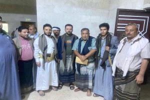 في موقف إنساني مشرف.. قبيلة المناهيل تعفو وتُنهي قضية الشهيد عبدالعزيز الريمي