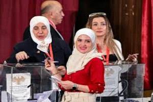 أول برلمان في سوريا بلا "فلول" الأسد.. وحضور خجول للنساء