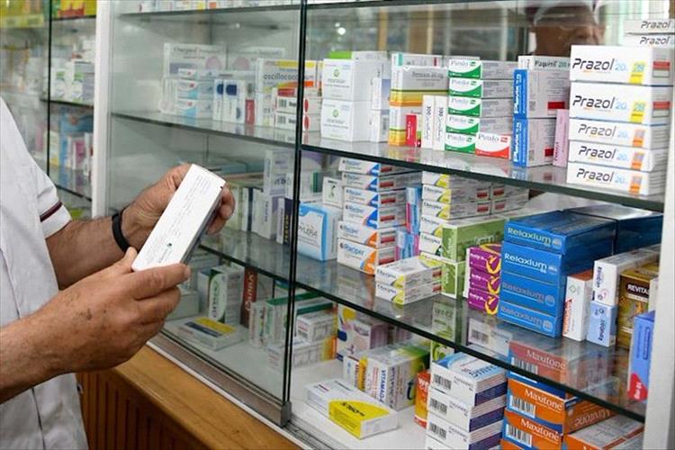 تحذيرات من أزمة وشيكة في سوق الدواء ونداءات عاجلة لوقف العبث