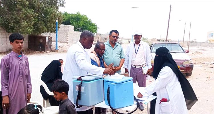 مدير التثقيف والإعلام الصحي بالمهرة يتفقد سير العمل لنشاط الايصالي التكاملي بمديرية الغيضة 2025م