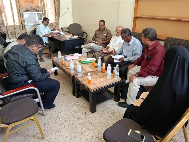 بحضور لعكل  مجلس كلية الزراعة جامعة لحج يستعرض جملة من المواضيع العلمية والأكاديمية.