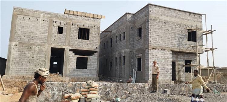 مدير عام ذو باب المندب يتفقد سير الأعمال الإنشائية لمشروع مركز باب المندب الصحي وسكن الأطباء