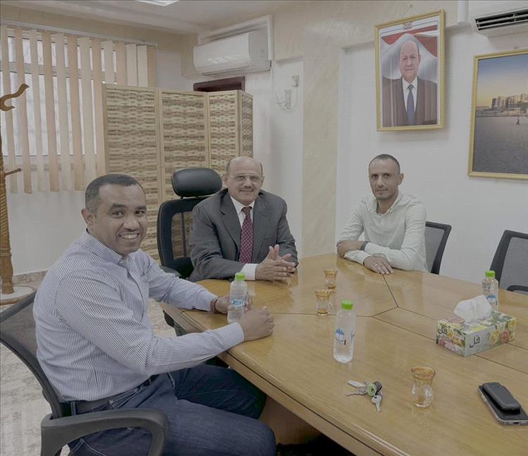 خبير اقتصادي يشيد بمحافظ البنك المركزي أحمد غالب ويصفه بالاستثناء في موقع المسئولية