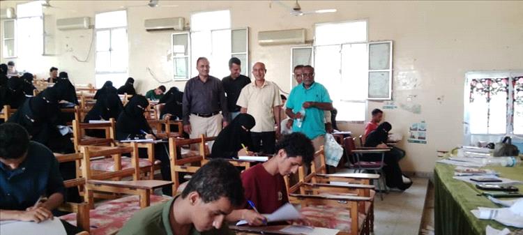 مسجل عام جامعة لحج يتفقد سير الامتحانات النهائية بكلية ردفان الجامعية ويشيد بالجهود