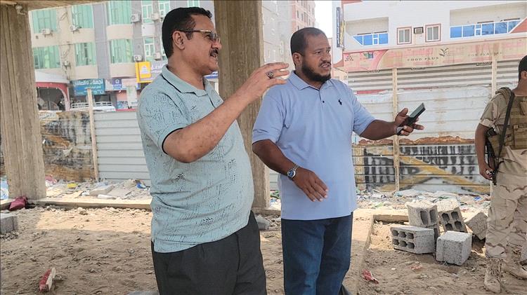 مدير عام المنصورة يتفقد مستوى إنجاز مشروع إنشاء "حديقة التسعين"