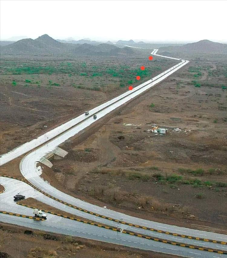 طريق الإنجازات.. مرور طارق صالح يفتح آفاق التنمية في مناطق سيطرته