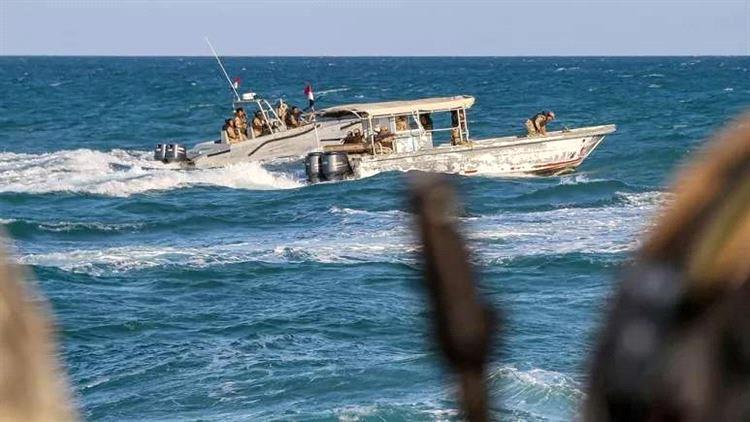 الاتحاد الأوروبي: فرقاطة إيطالية تتمكن من تأمين مرور سفن تجارية بالبحر الأحمر
