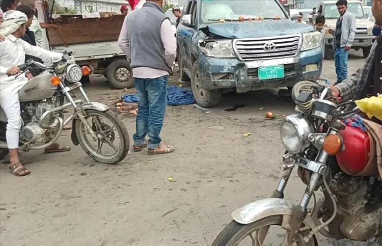 سيارة قيادي حوثي تنهي حياة ثلاثة أطفال دهساً في إب