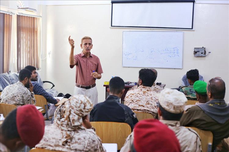 المركز الإعلامي للمنطقة العسكرية الثانية ينظم دورته الرابعة في الإعلام العسكري بالمكلا