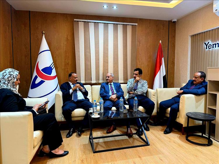 وزير النقل يزور مكتب ''اليمنية" الجديد في القاهرة ويطّلع على سير العمل