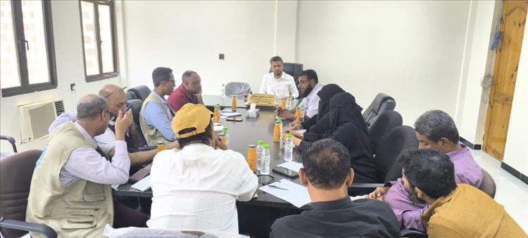 مدير مكتب الزراعة بحضرموت يبحث مع وفد منظمة الفاو أوجه التعاون المشترك