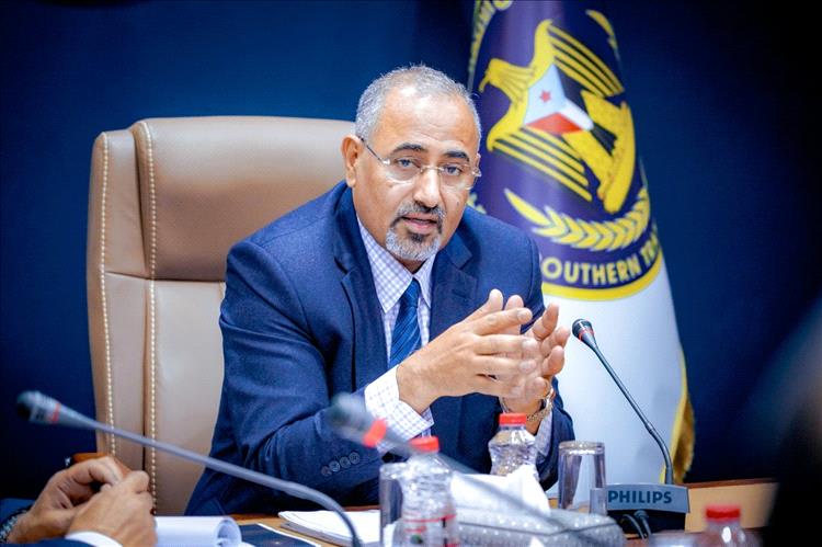 حزمة قرارات واسعة لرئيس المجلس الانتقالي تعيين وكلاء في عدد من المحافظات والوزارات