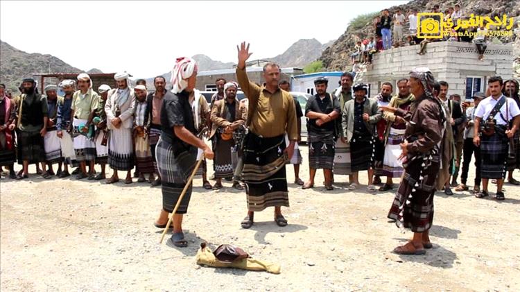 مصالحة تاريخية بين قبيلتي العوذلي والمسافري في يافع.. وتسمية مولود جديد "عوذلي" رمزًا للوئام