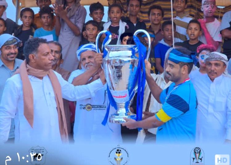الطيار يُتوّج بطلاً لملتقى جول الريدة بحضور قيادات محلية وبرعاية باقادر