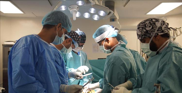 مركز الملك سلمان ينفذ المشروع الطبي التطوعي لجراحة العظام واستبدال المفاصل في عدن