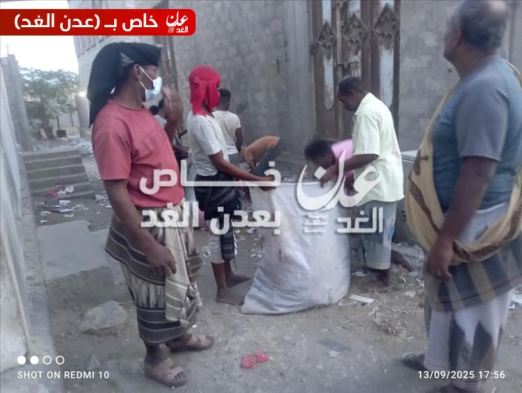 حملة نظافة واسعة في مديرية أحور بعد موجة غبار