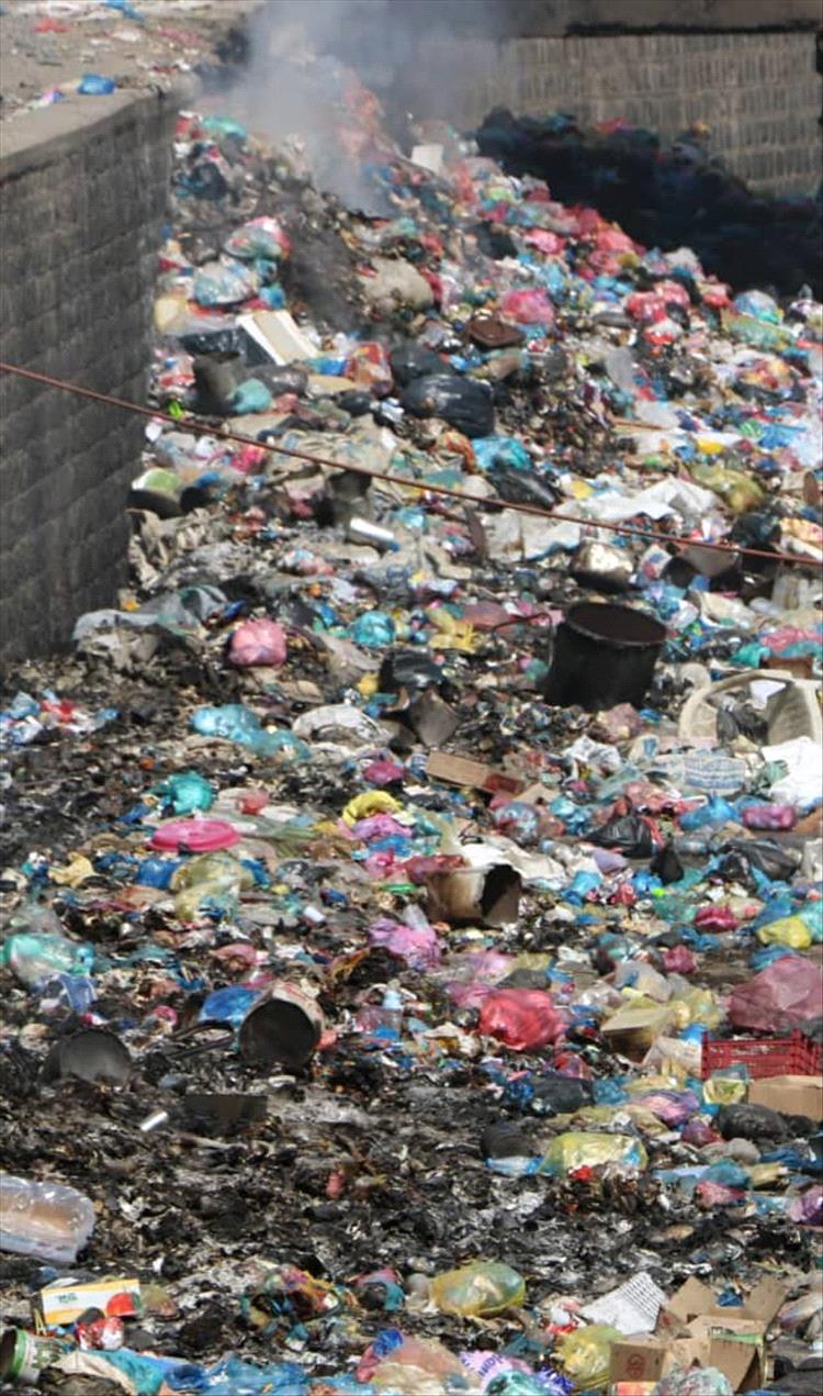 النظافة في تعز.. قضية ما تحملها ملف