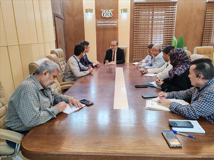 وزير الصحة يلتقي المدير القطري لمنظمة إنترسوس ويشيد بتدخلاتها في مجالات الصحة الإنجابية ورعاية الأم والوليد