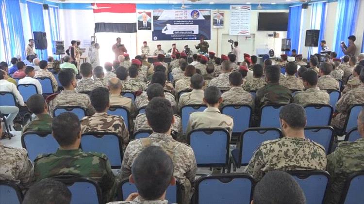 محور تعز يدشن احتفالاته بأعياد الثورة اليمنية بإقامة صباحية شعرية