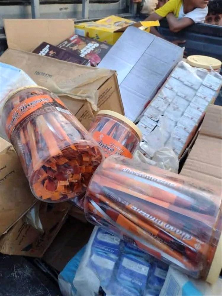 المخا.. ضبط 3 أطنان من السلع الفاسدة والمسرطنة في أسواق النجيبة