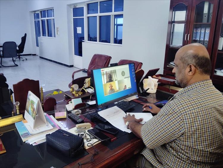 المهندس يسلم بابلغوم يبحث مع الوكالة الألمانية للتنمية عبر اجتماع افتراضي مشاريع المصائد السمكية في البحر العربي
