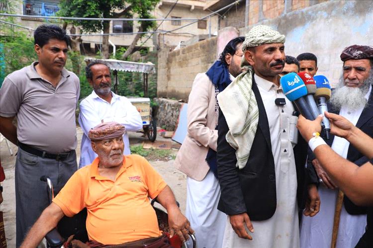 عودة الحاج عبدالله الكحلاني إلى أسرته بعد 58 عامًا من الغياب