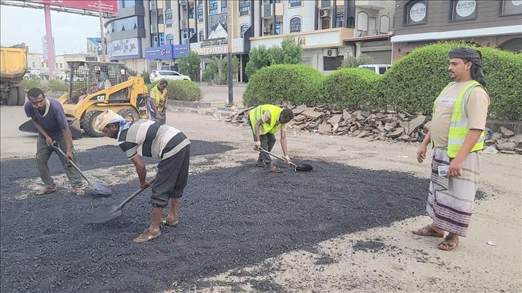 الداؤودي: حريصون على صيانة وتأهيل شوارع مديرية المنصورة