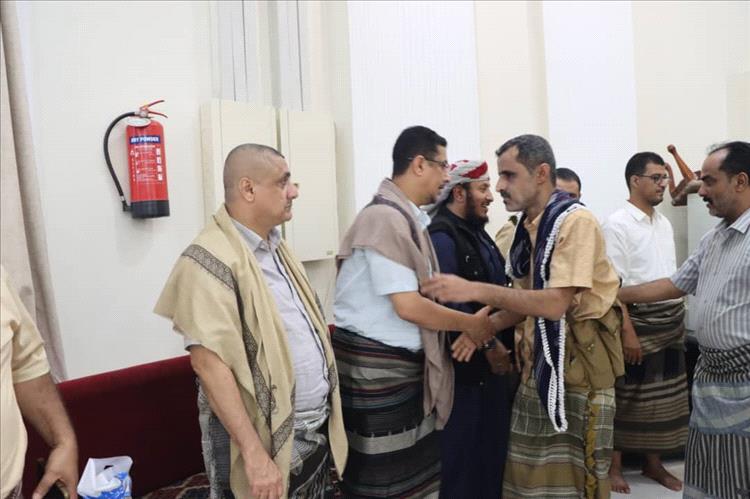 العميد مازن الجنيدي يؤدي واجب العزاء لأسرة الفقيد المناضل أديب العيسي بقاعة عدن مول