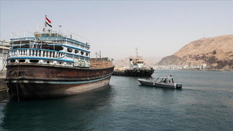 بعد 16 يومًا على فقدانها.. العثور على سفينة يمنية وطاقمها في المياه الإيرانية