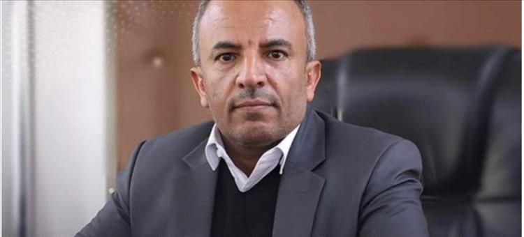 بعد إصابته بغارة إسرائيلية.. ظهور وزير حوثي مُجددًا