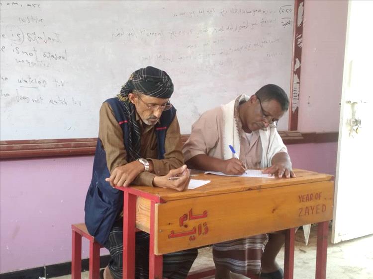 مدير مدرسة ابي ذر الغفاري بمنطقة المجزاع يعقد اجتماعه الاول لمناقشة أوضاع التعليم بالمدرسة