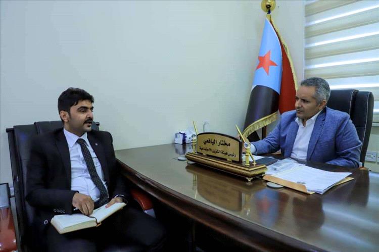 رئيس هيئة الشؤون الاجتماعية يناقش القضايا المتعلقة بعمل المنظمات بمديريات يافع