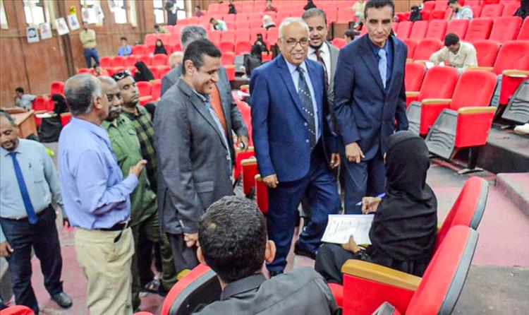جامعة عدن تختتم امتحانات المفاضلة بكلية الحقوق للعام الجامعي الجديد