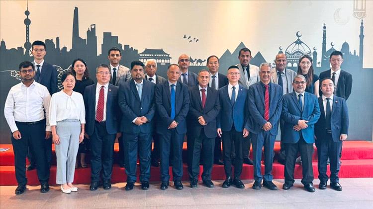 جامعة المهرة تشارك ضمن وفد رفيع المستوى لثماني جامعات يمنية
