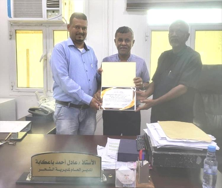 منتدى أصدقاء الإعلاميين والصحفيين.. يشيد بجهود مدير مديرية الشحر
