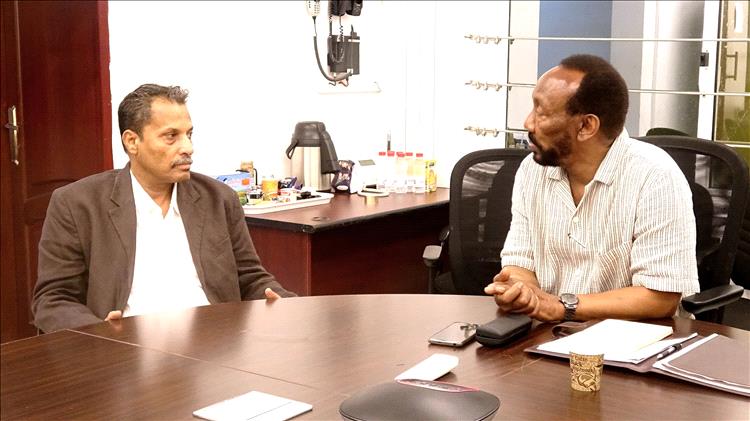 محافظ أبين يناقش مع نائب مدير مكتب الأغذية العالمي تدخلات المنظمة بالمحافظة