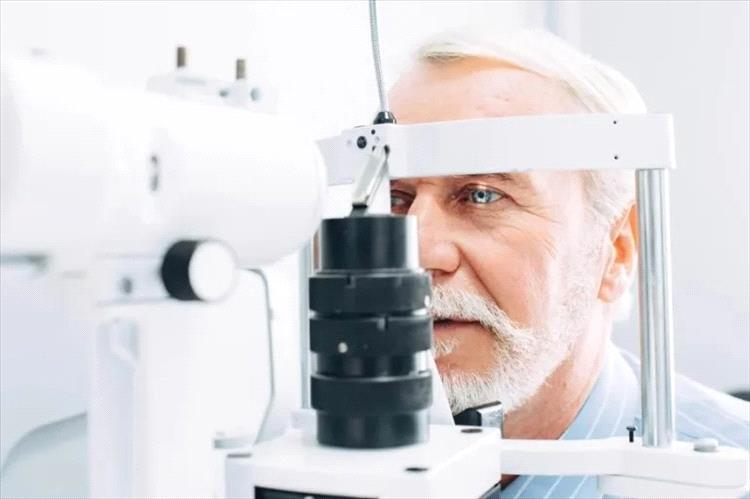 ‫انفصال الشبكية.. حالة طبية نادرة لكنها تهدد البصر