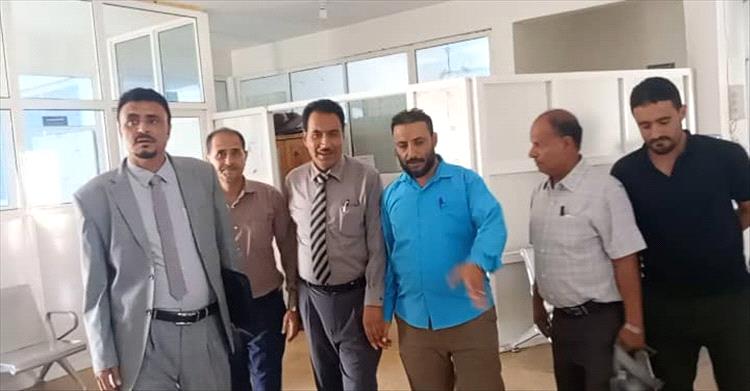 فريق التوجيه والرقابة الرئاسي للمجلس الانتقالي الجنوبي يزور مستشفى محمد بن زايد الميداني ويشيد بمستوى الرعاية الصحية