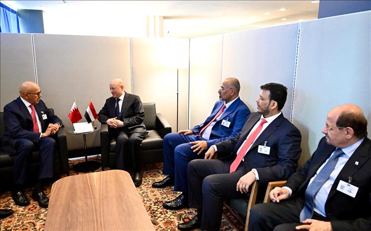 رئيس مجلس القيادة يستقبل وزير الخارجية البحريني لبحث التعاون الثنائي والتحديات المشتركة