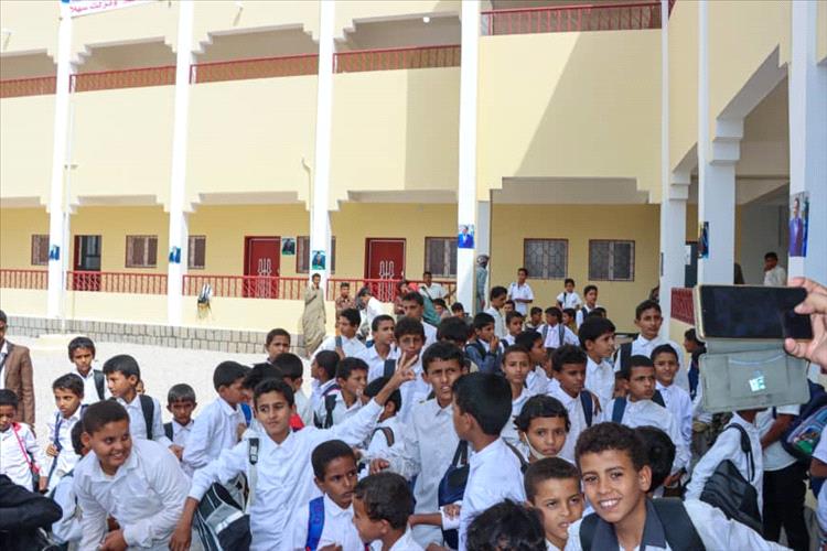 بتمويل الإمارات.. افتتاح مدرسة النقوب في نصاب شبوة