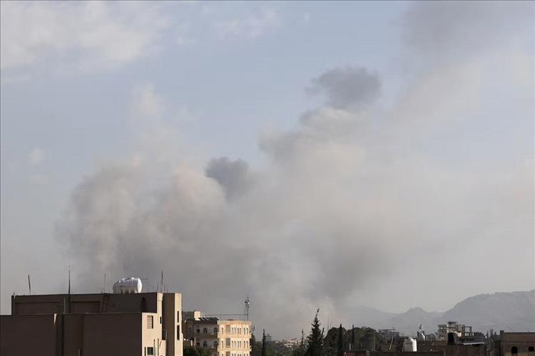 مقتل 8 وإصابة 142 جراء قصف إسرائيل صنعاء بعد هجوم بمسيرة في إيلات