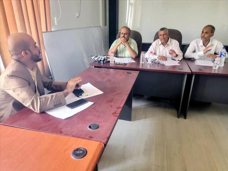 مناقشة أول خطة بحث أطروحة دكتوراه في كلية العلوم الاجتماعية بجامعة عدن