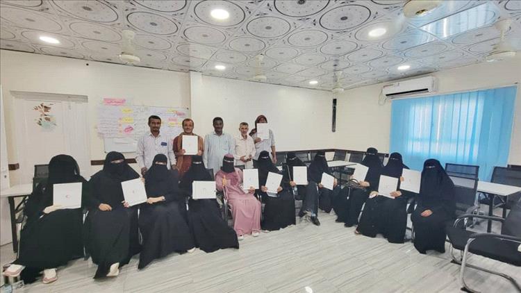 الهلال الأحمر فرع لحج ينفذ ورشة تعريفية للإعلام التربوي بمديرتي تبن والحوطة
