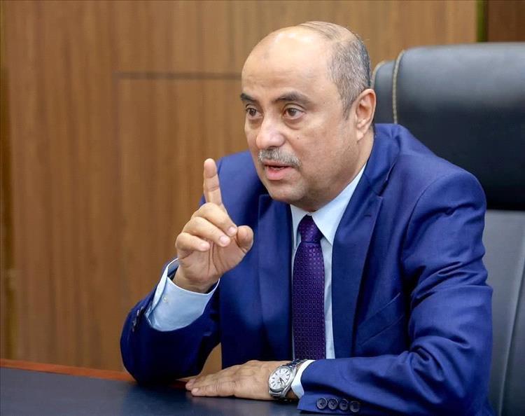 بعد شهرين ونيف..  رئيس الوزراء يكشف إجراءات تحسن الريال اليمني