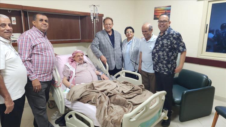 الرئيس علي ناصر محمد يزور الشيخ سلطان البركاني في القاهرة