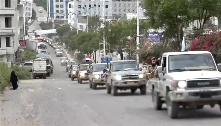 استنفار حوثي وحواجز أمنية لتفتيش هواتف السكان